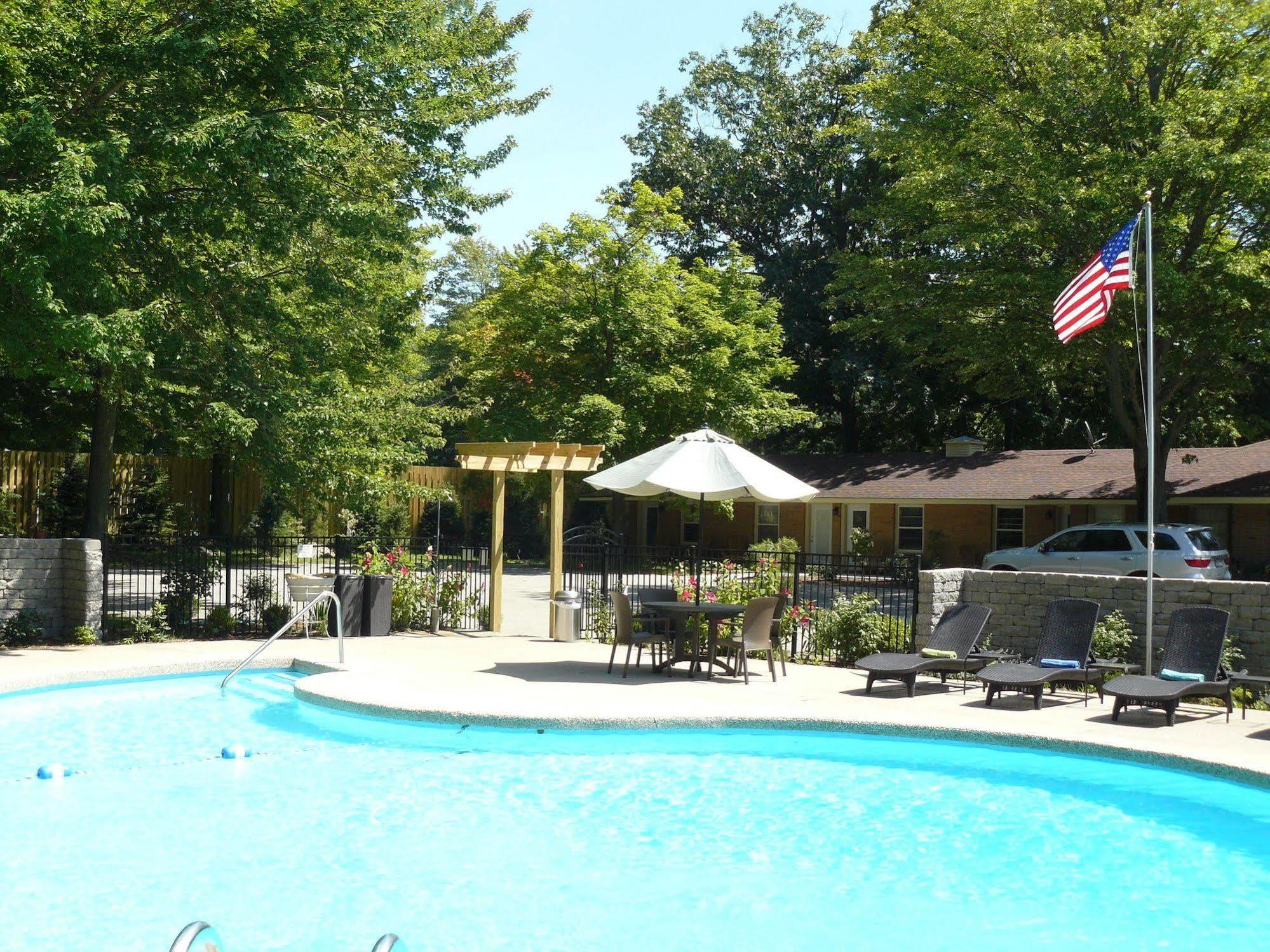 The Saugatuck Retro Resort 외부 사진